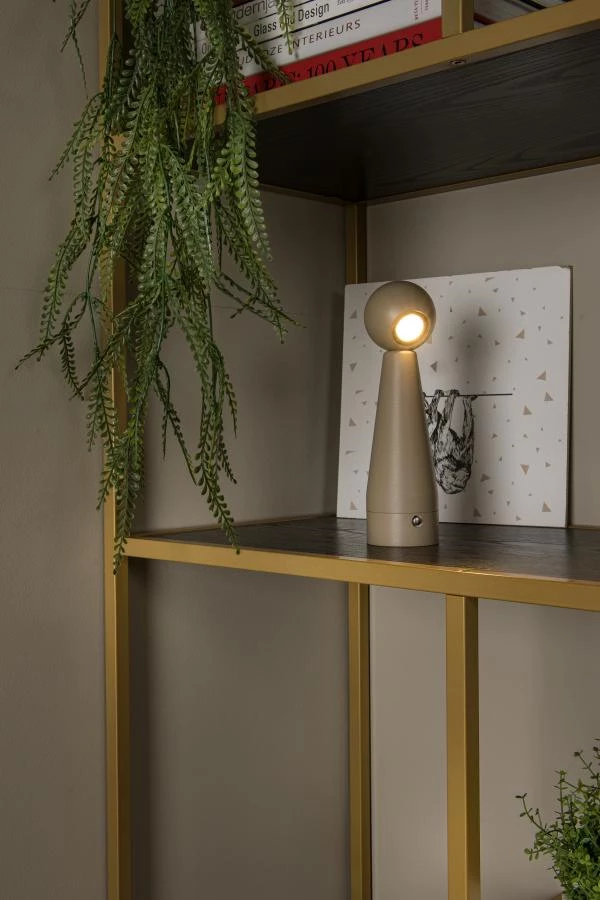 Lucide IPSOS - Lampe de table Rechargeable - Batterie/Piles - LED Dim to warm - 1x3W 3000K/3200K - Taupe - ambiance 1